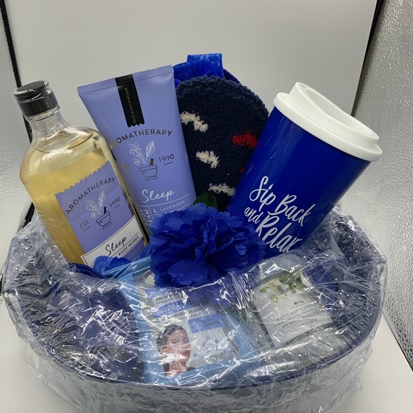 Nap queen aromatherapy gift basket 🧖‍♀️ - Picture 1 of 3
